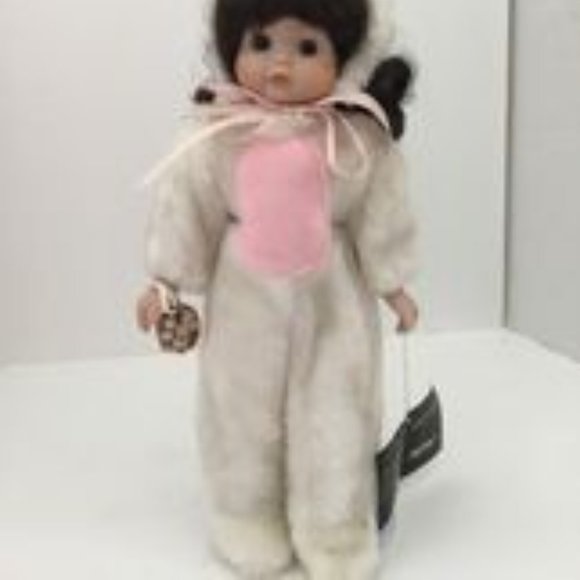 Collectible House Of Lloyd Christmas Around The World Bunny Porcelain 14" Doll - Picture 10 of 10